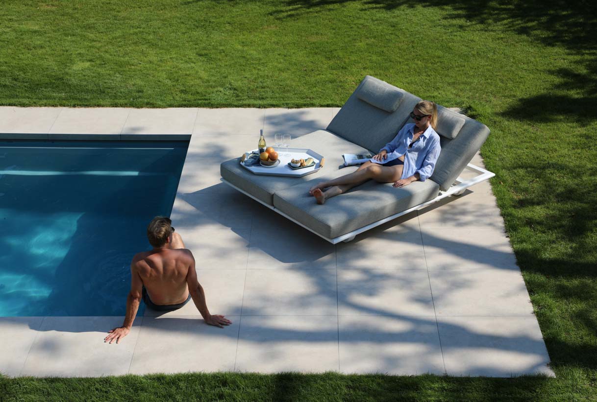 Contract Outdoor Furniture Customization for Hotels